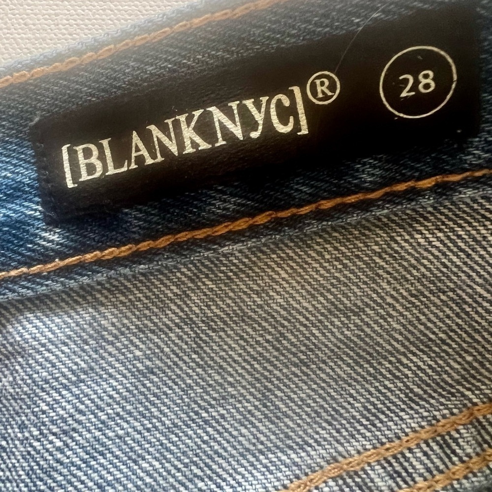NWT BLANKNYC High -Rise Distressed Denim Light Wash Shorts Size‎ 28 🔥🔥 (B2) - Picture 5 of 10